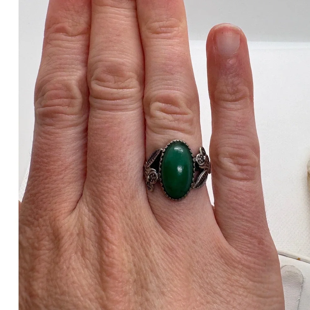 Vintage‎ Sterling Silver Green Stone Floral Leaf Size 6 Ring 3.06g